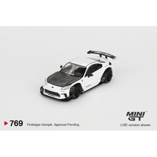 MiniGT Toyota GR86 LB Nation White	1/64